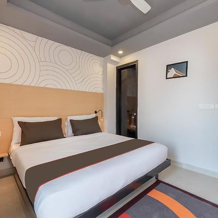 Collection O 162 Vardhman International Hotel Gurgaon Exterior foto
