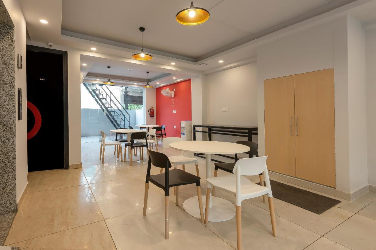 Collection O 162 Vardhman International Hotel Gurgaon Exterior foto