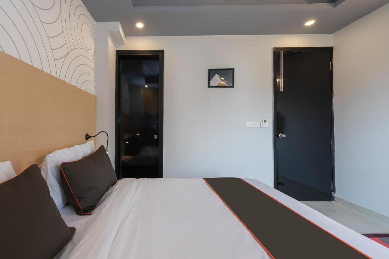 Collection O 162 Vardhman International Hotel Gurgaon Exterior foto